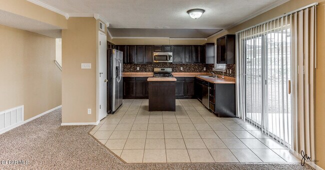 Building Photo - 10789 Pleasant Sand Dr