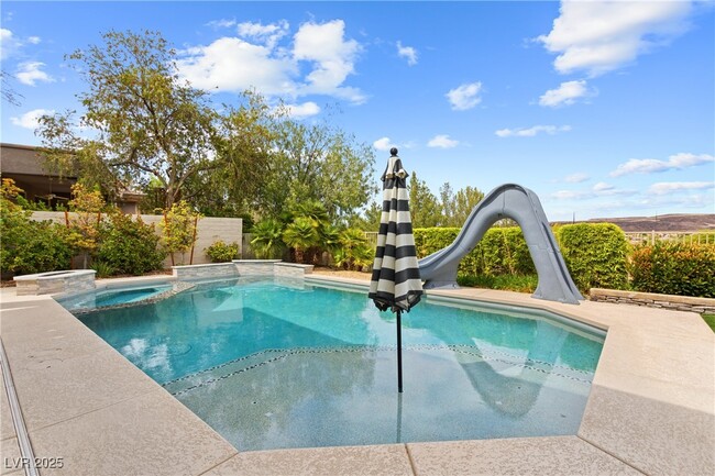 Primary Photo - 34 Isleworth Dr
