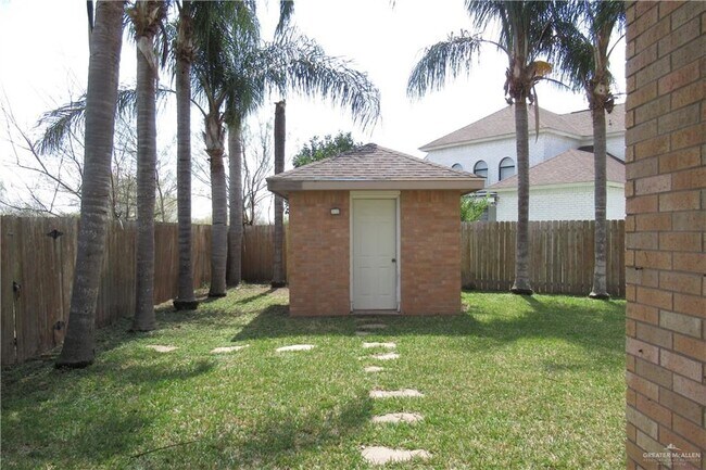 Building Photo - 33 Santa Teresa St