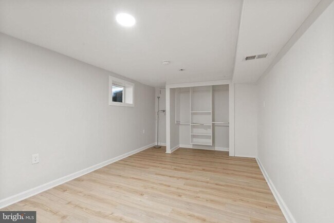 Building Photo - 310 S Illinois St