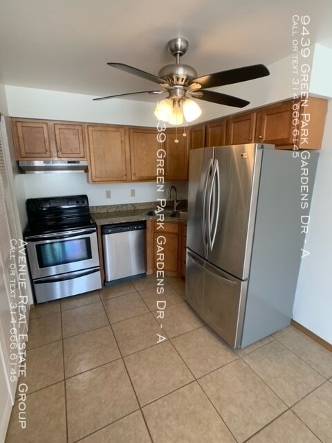 Building Photo - 9439 Green Park Gardens Dr