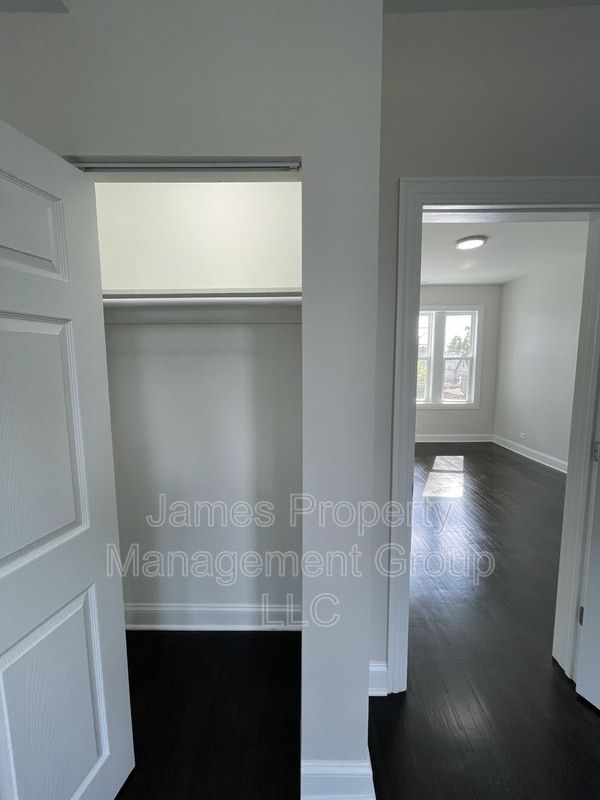 Building Photo - 3607 W Le Moyne St