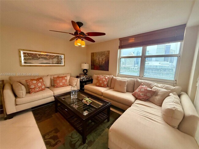 Building Photo - 770 Claughton Island Dr