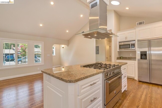 Building Photo - 3484 Moraga Blvd