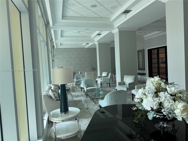 Building Photo - 2501 S Ocean Dr