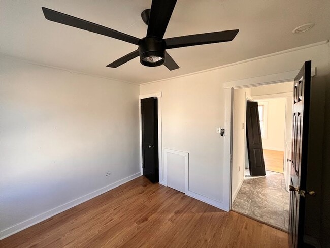 Building Photo - 613 Lehigh Ave