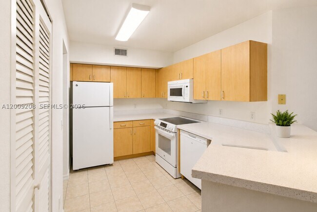 Building Photo - 1002 Belmont Ln