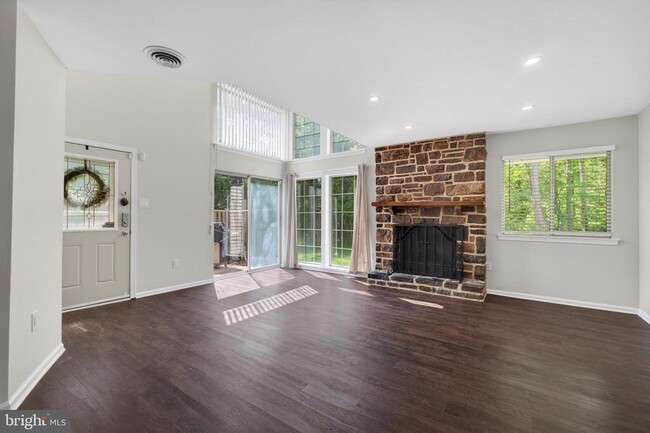 Building Photo - 31 Brookside Ct