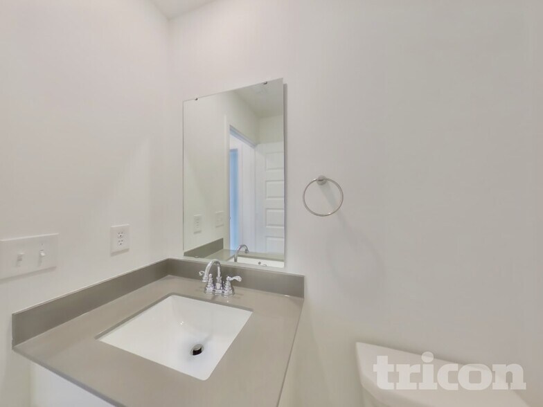 Building Photo - 11835 Moorfield Ln