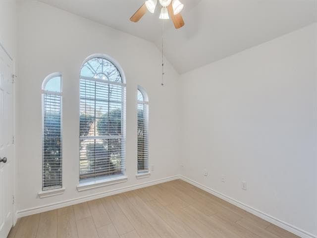 Building Photo - 8017 Ship St