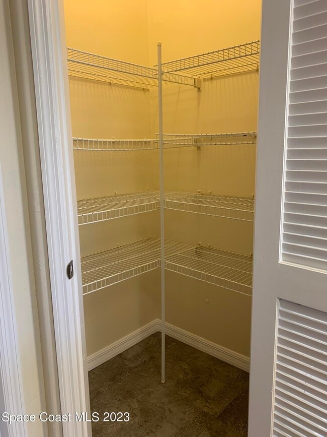 Building Photo - 950 Nixon Cir NE