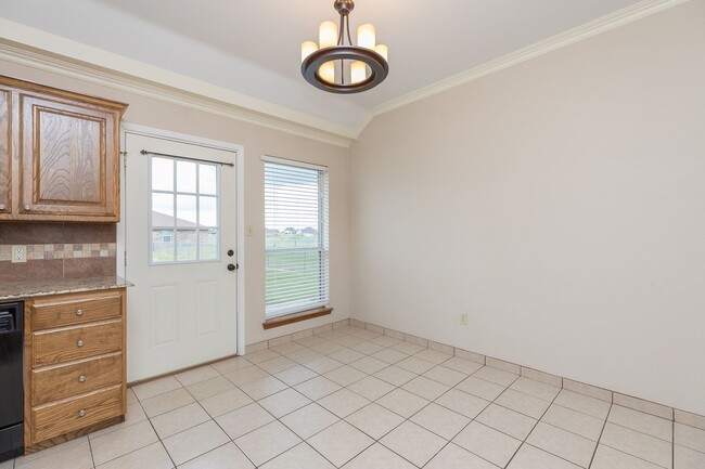 Building Photo - 12422/12424 CR 499