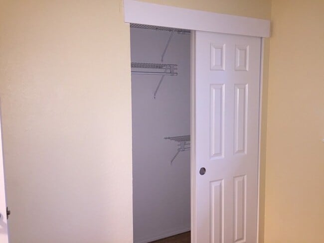 Building Photo - Completely remodeled 3 bedroom unit!! Pets...