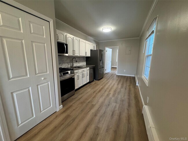 Building Photo - 621 2nd St