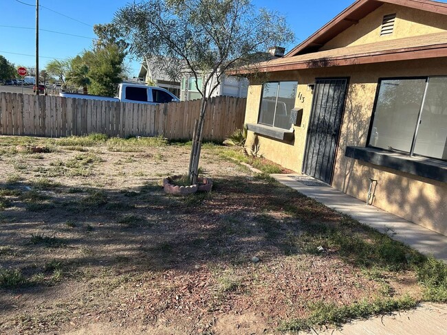 Building Photo - Remodeled 3 bedrooms, 2baths house in Impe...