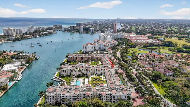 Building Photo - 120 SE 5th Ave