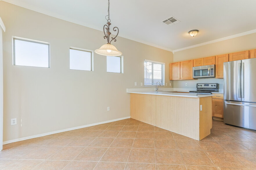 Building Photo - 1190 S Red Rock Ct