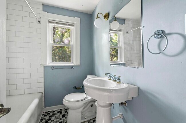 Building Photo - 4200 Homer Ave