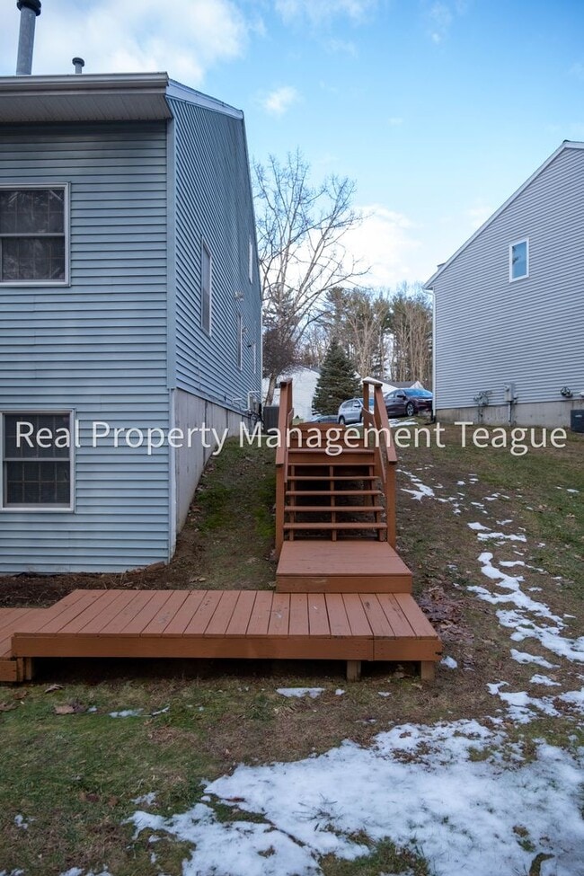 Building Photo - Heat and Utilities Paid by Owner!