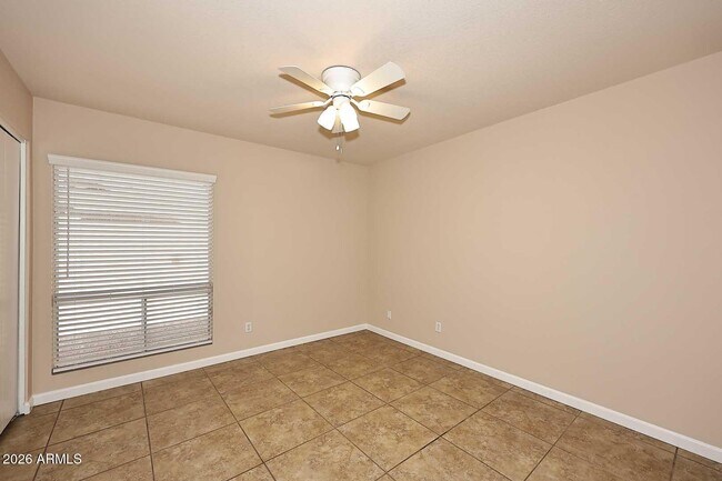 Building Photo - 5138 W Vogel Ave