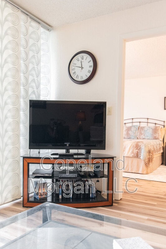 Building Photo - 1000 Cove Cay Dr