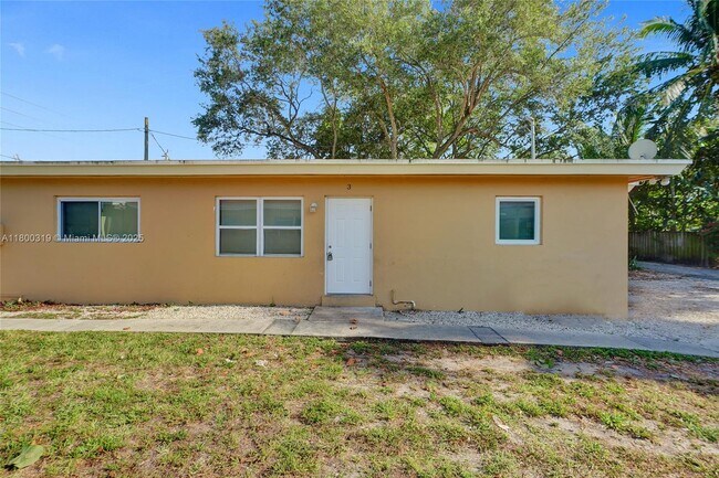 Building Photo - 429 NW 9th Ave