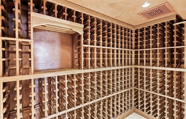 Building Photo - 1 Rim Ridge