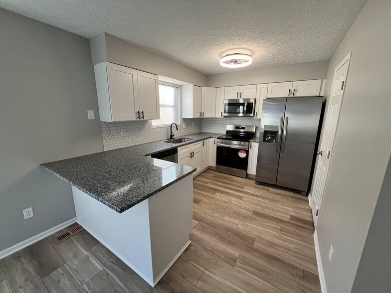 Building Photo - 3909 Heatherglen Dr