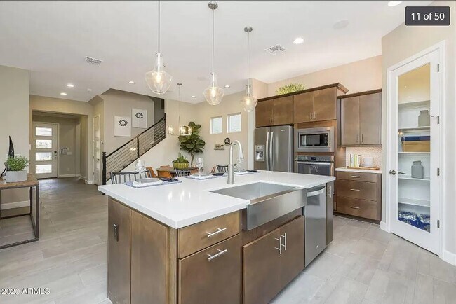 Building Photo - 1154 S Tumbleweed Ln