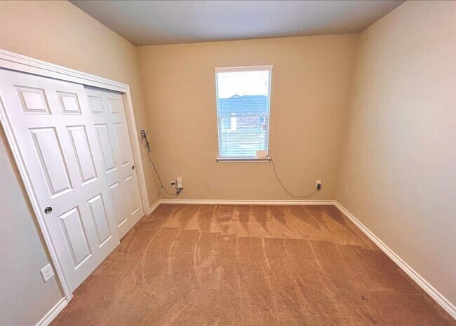 Building Photo - 5717 Lehman Way