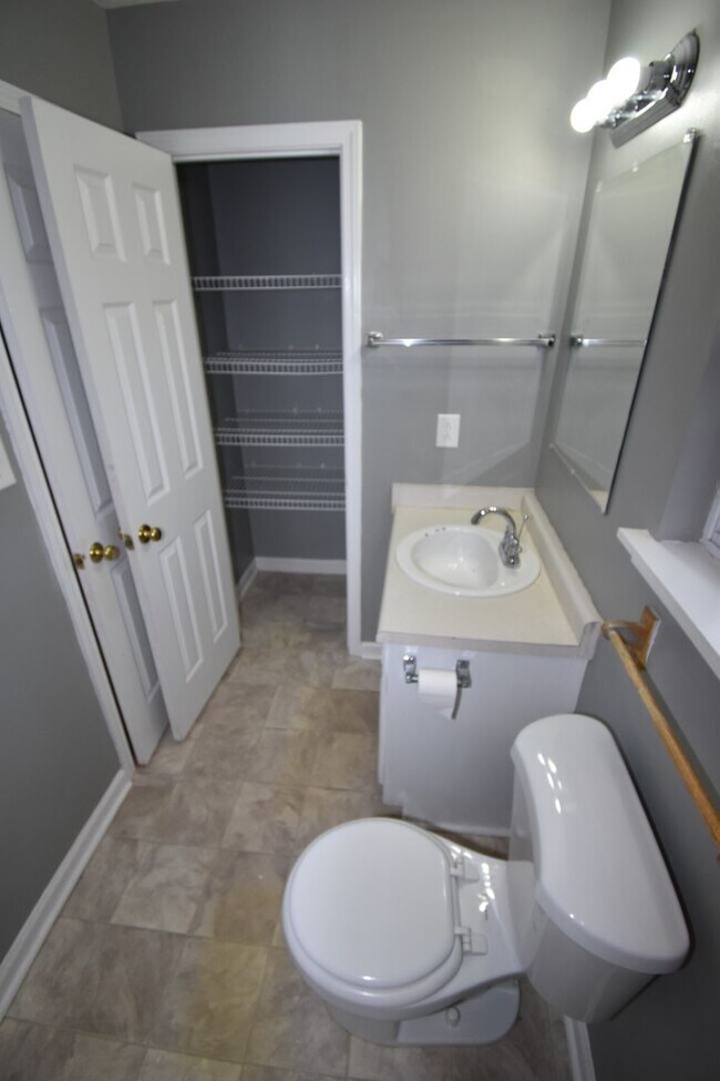 Building Photo - 3 Bedroom Pet Friendly Home For Rent Near ...