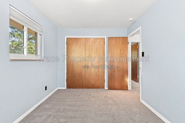 Building Photo - 852 S Quail Way