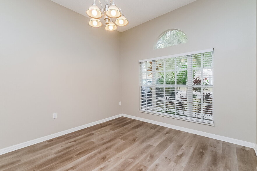 Building Photo - 807 Greenbelt Cir