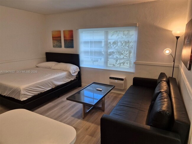 Building Photo - 1021 Euclid Ave