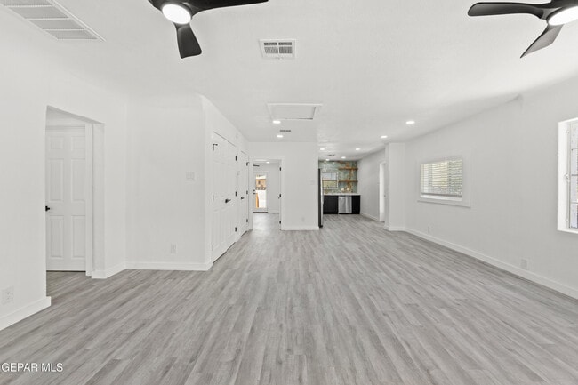 Building Photo - 3221 N Stanton St