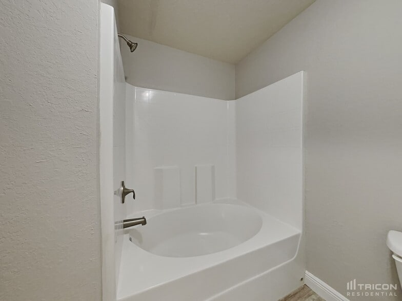 Building Photo - 22404 Cheryl Ave