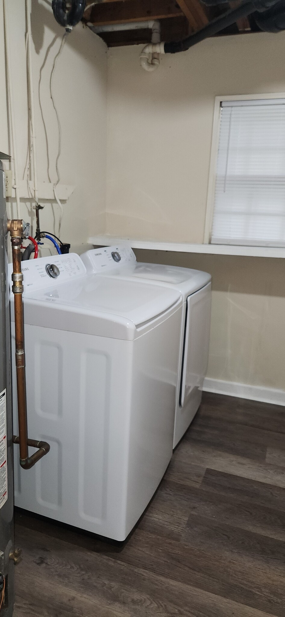 Optional Washer/Dryer on Lower Level - 1447 Ridgeland Ct SW