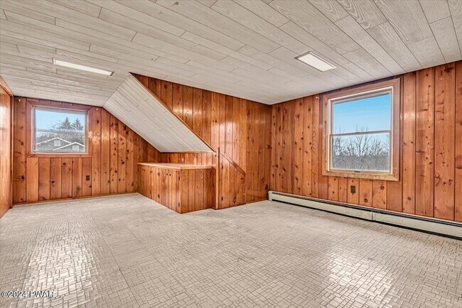 Building Photo - 829 Long Ridge Rd