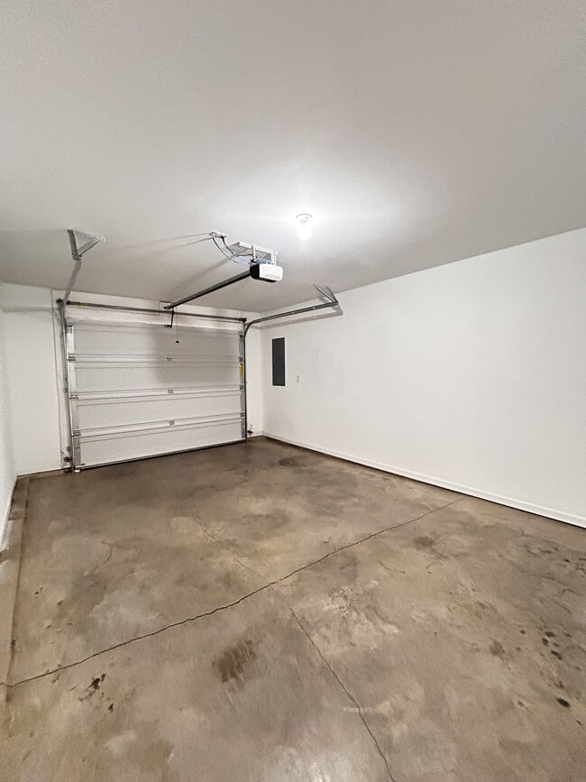 Building Photo - 12 Jackmia Way