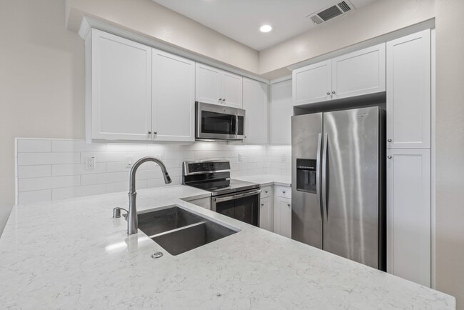 Building Photo - Built in 2017! Rarely available 3Bed/3Bath...
