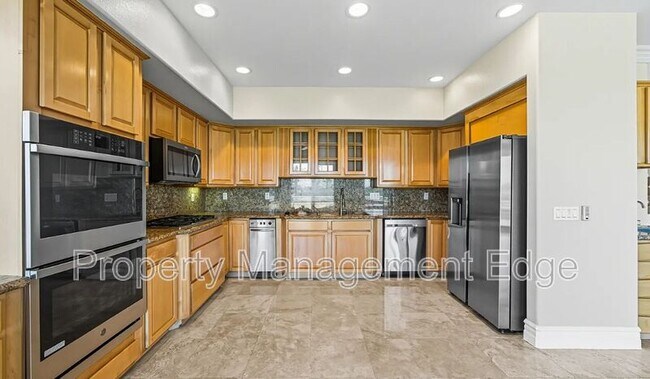 Building Photo - 1107 Las Flores Dr