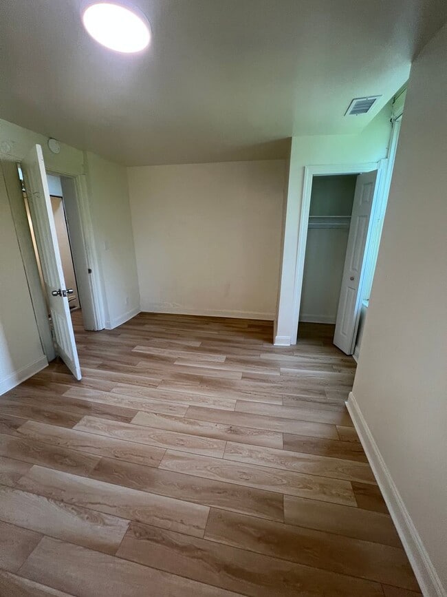 Building Photo - 209 Coltart Ave