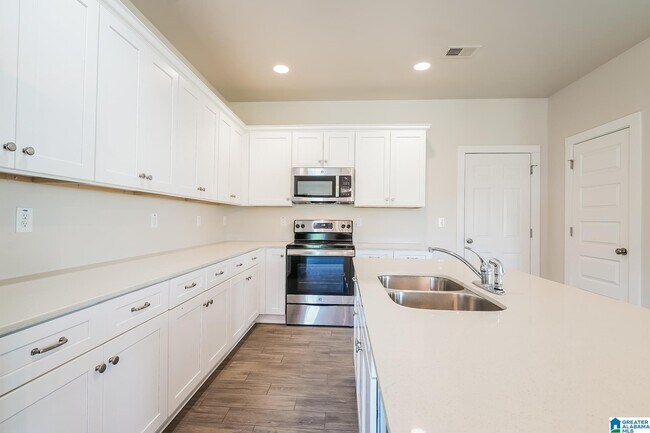 Building Photo - 295 Ridgeview Cir