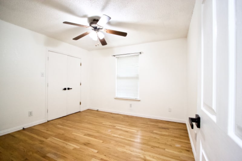 Building Photo - 320 Heneretta Dr