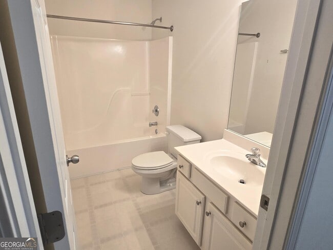 Building Photo - 3490 Southpointe Hill Dr NE