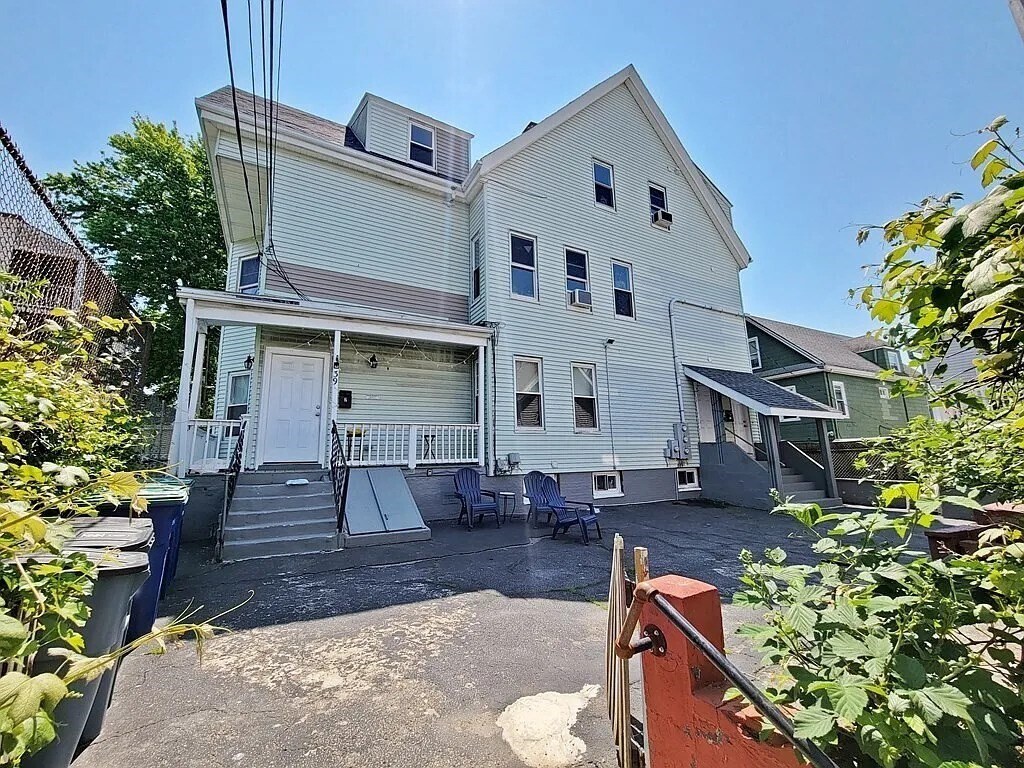 Building Photo - 39 Pinckney St
