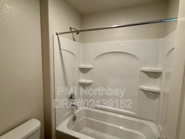 Building Photo - 109 Clownfish St