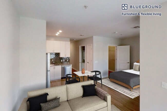 Building Photo - 333 Great River Rd