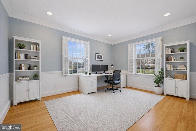 Building Photo - 9917 Kendale Rd