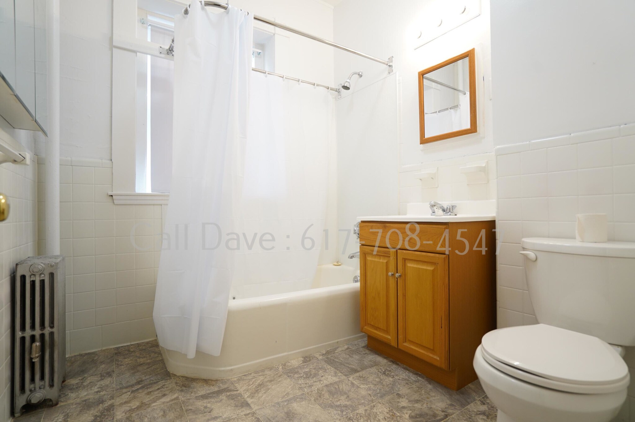Building Photo - 1589 Beacon St